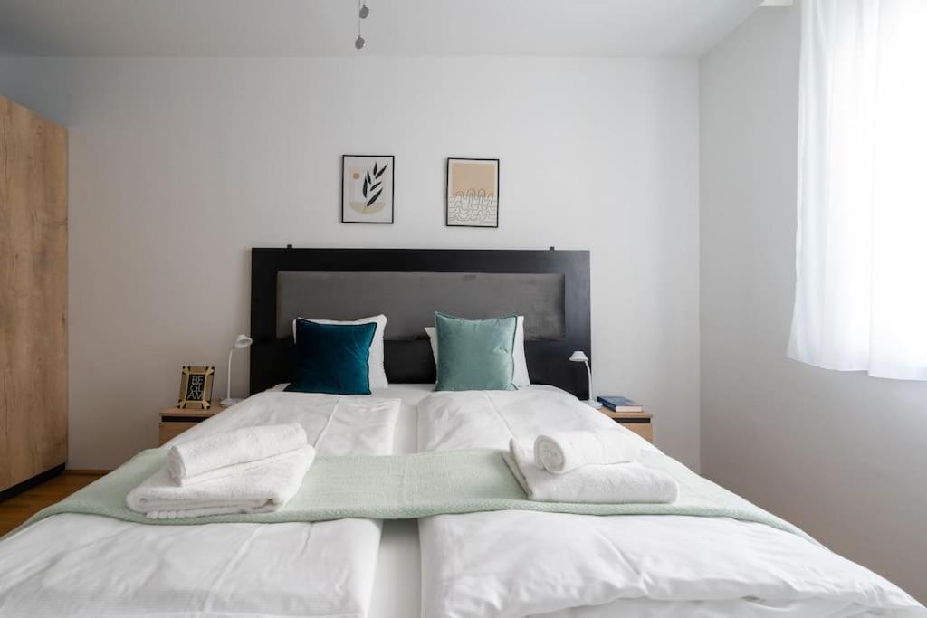 1Br Haven With Swift City Access By Hm 비엔나 외부 사진