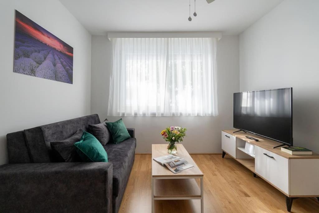 1Br Haven With Swift City Access By Hm 비엔나 외부 사진