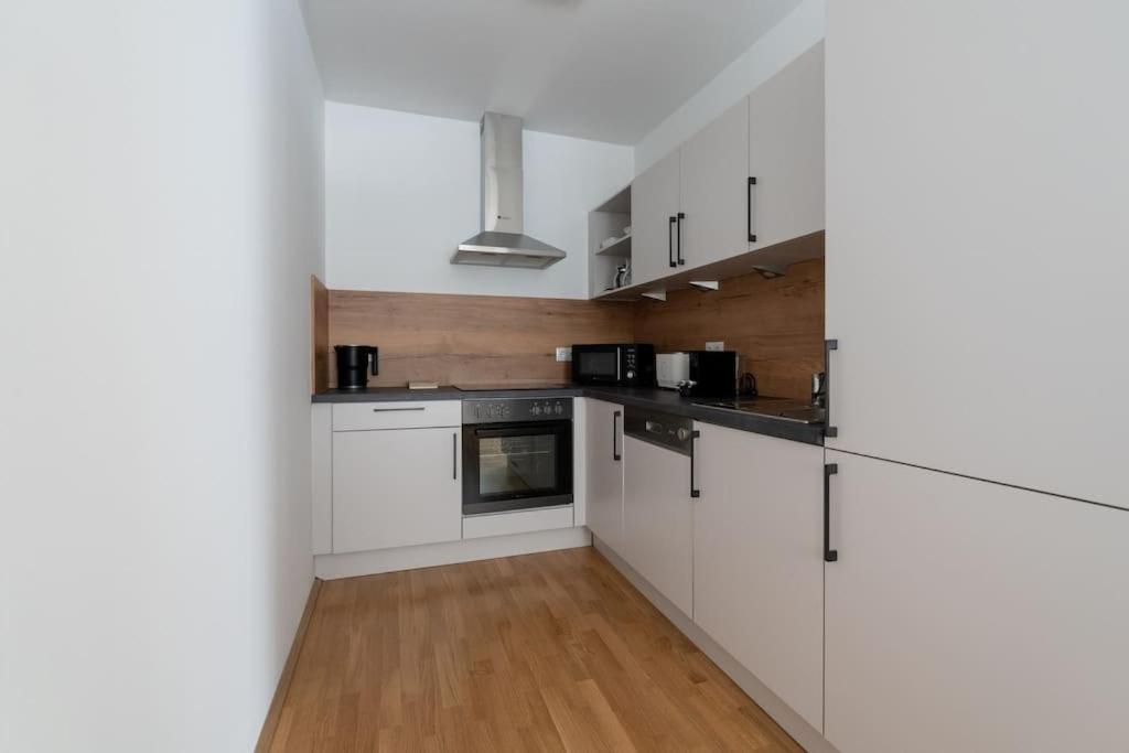 1Br Haven With Swift City Access By Hm 비엔나 외부 사진