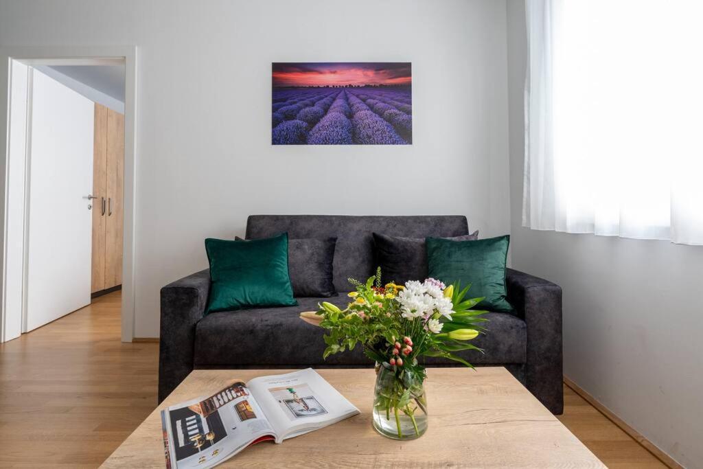 1Br Haven With Swift City Access By Hm 비엔나 외부 사진