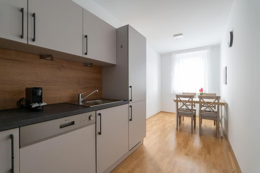 1Br Haven With Swift City Access By Hm 비엔나 외부 사진